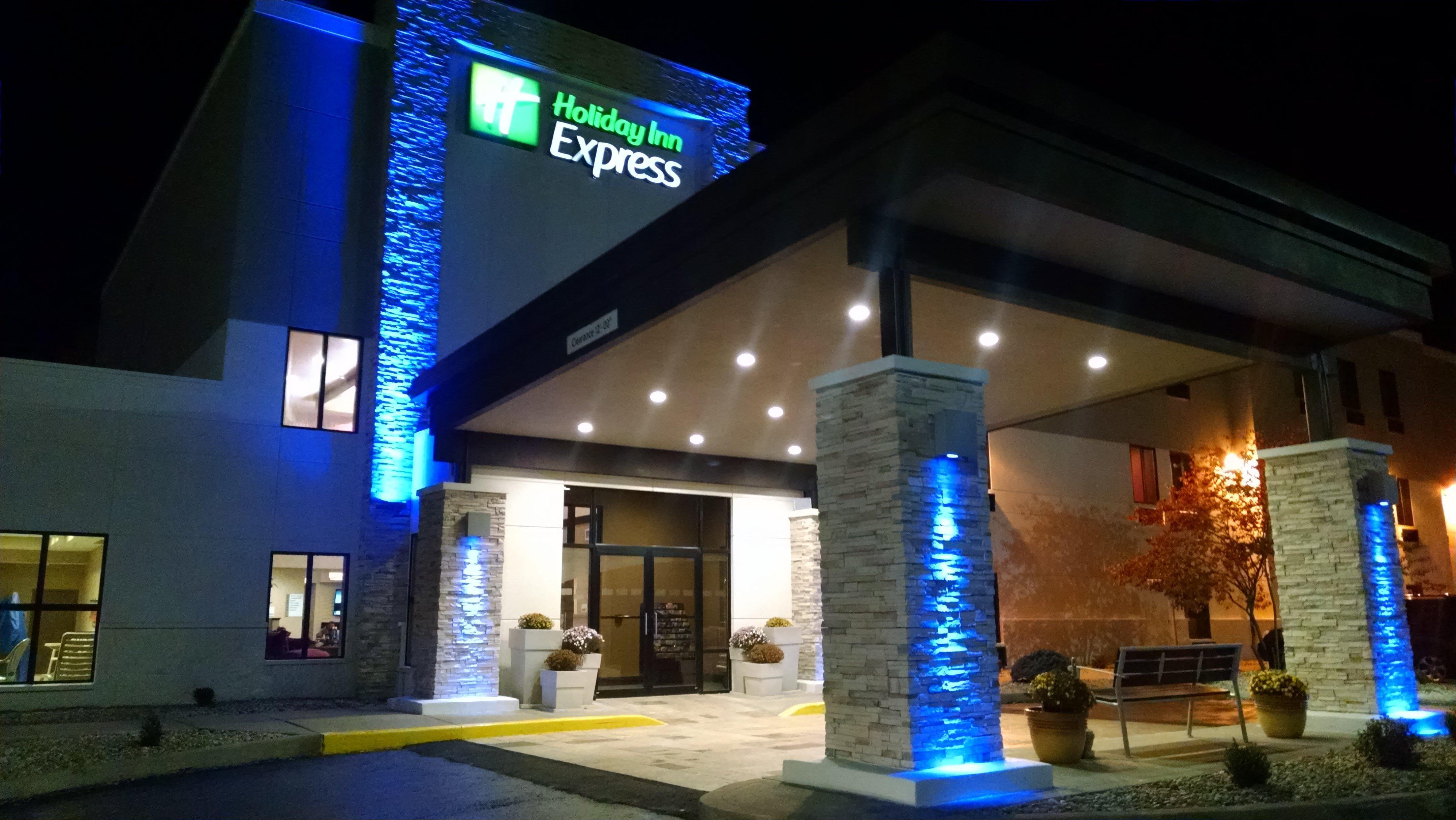 克洛弗代尔（绿堡）智选假日酒店 Cloverdale 外观 照片